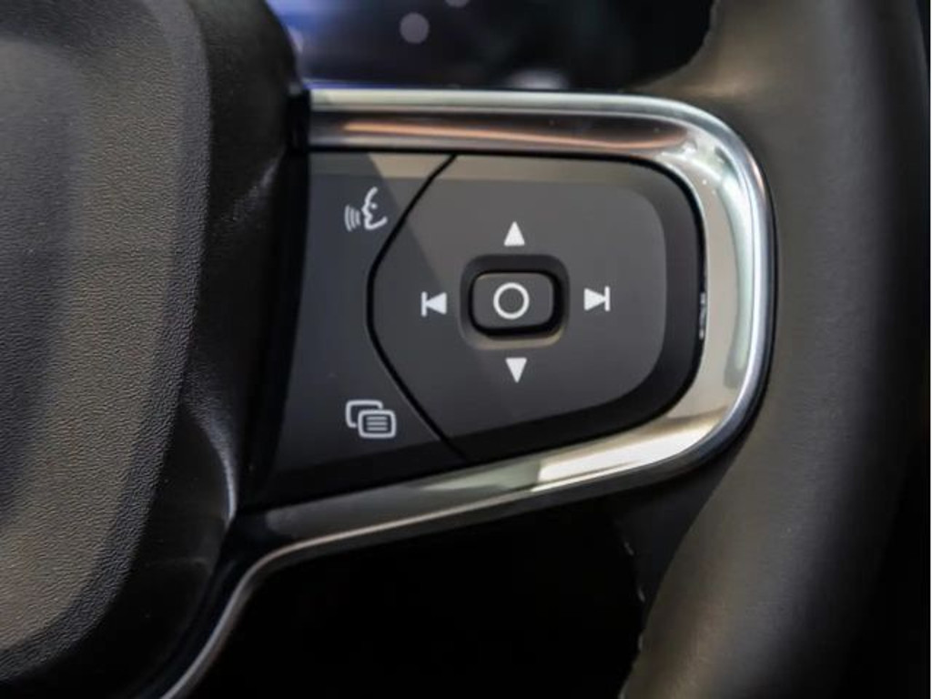 Volvo EX40