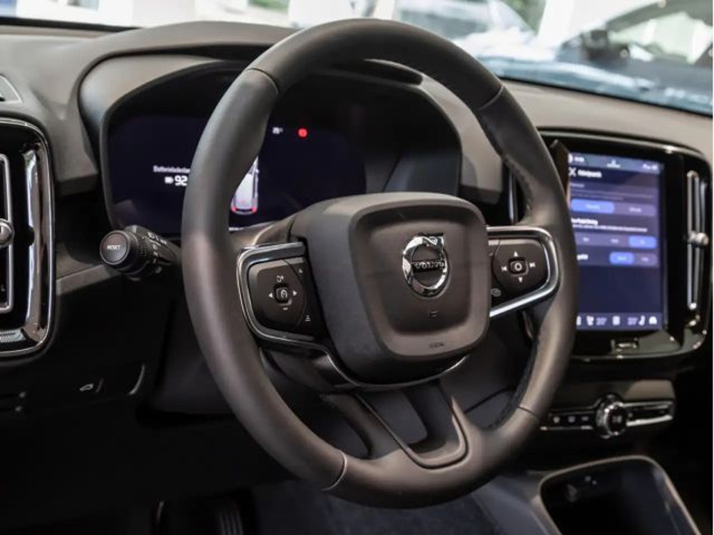 Volvo EX40