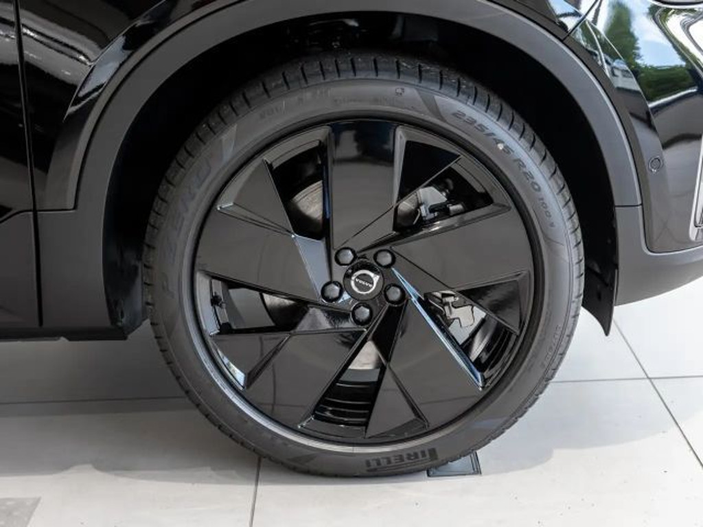 Volvo EX40