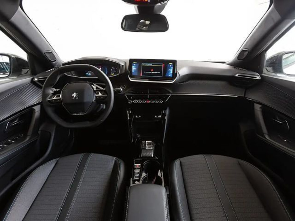 Peugeot e-2008
