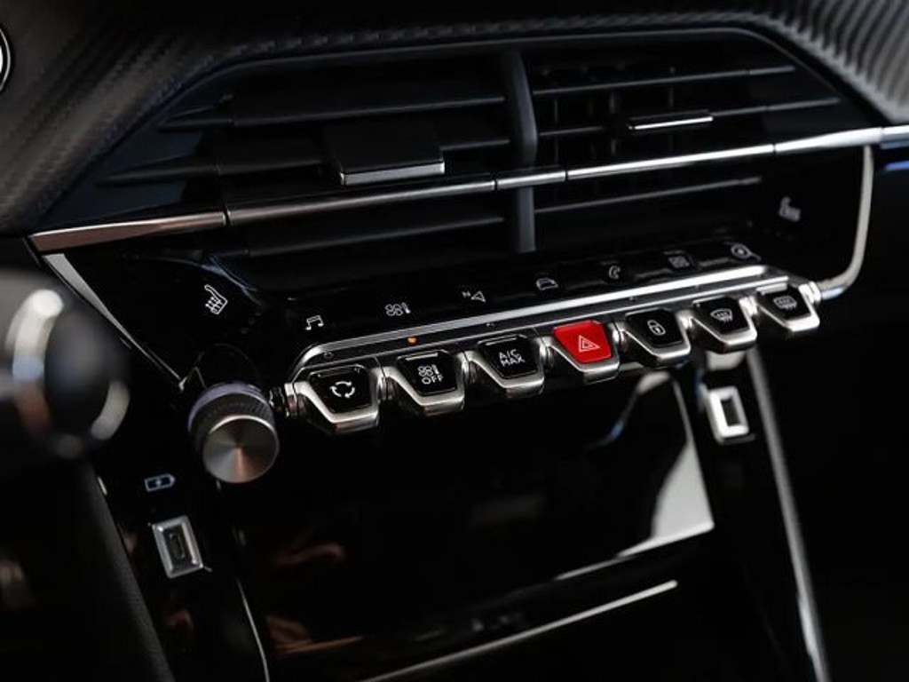 Peugeot e-2008