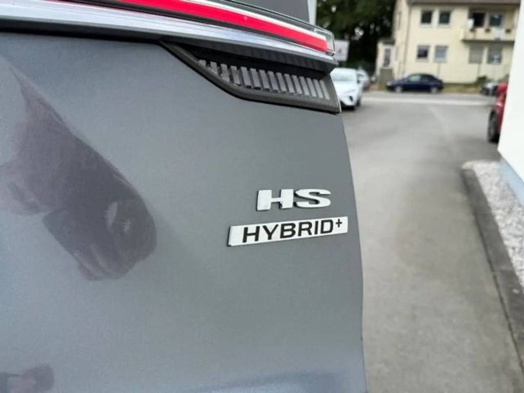 MG HS