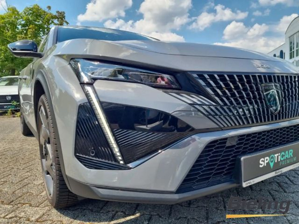 Peugeot 408