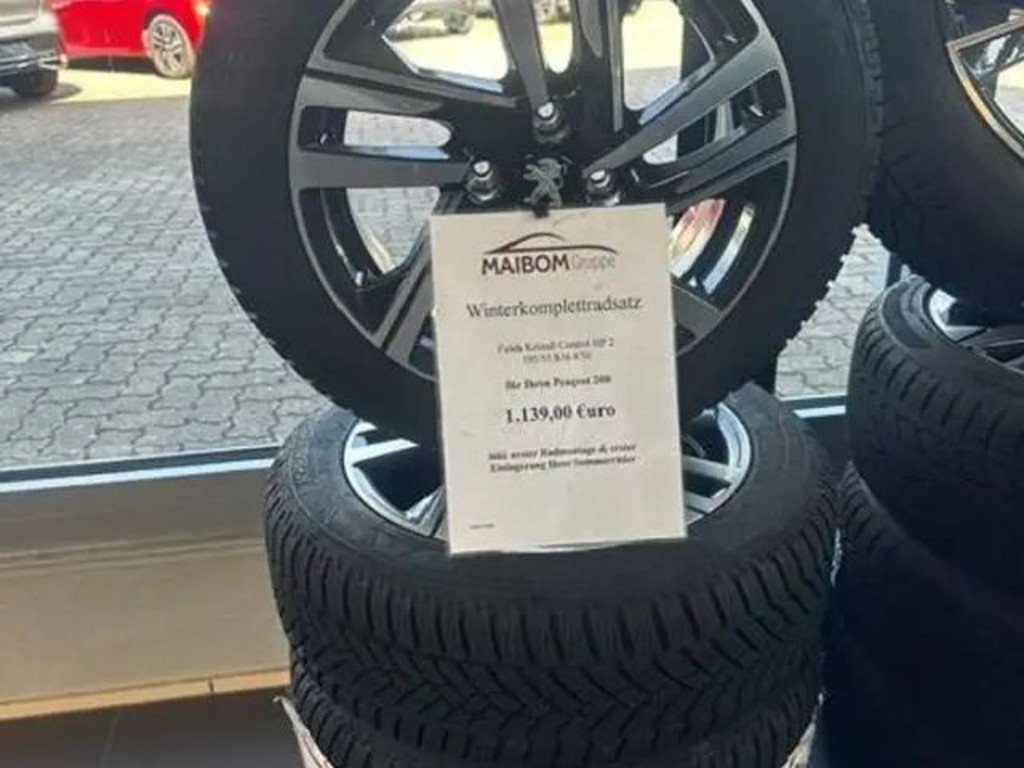 Peugeot 208