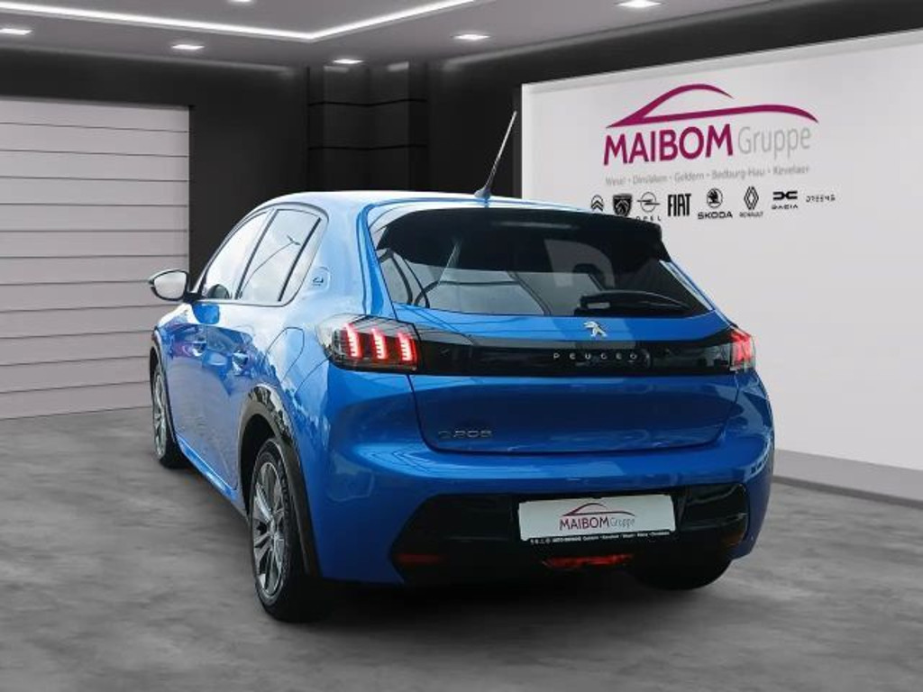 Peugeot e-208