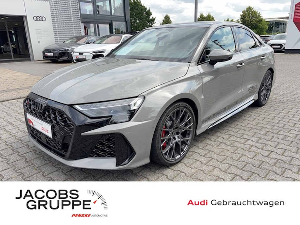 Audi RS3 Sedan Quattro S-Tronic