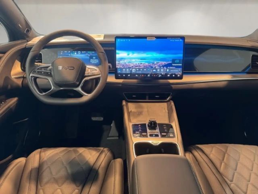 BYD Sealion 7