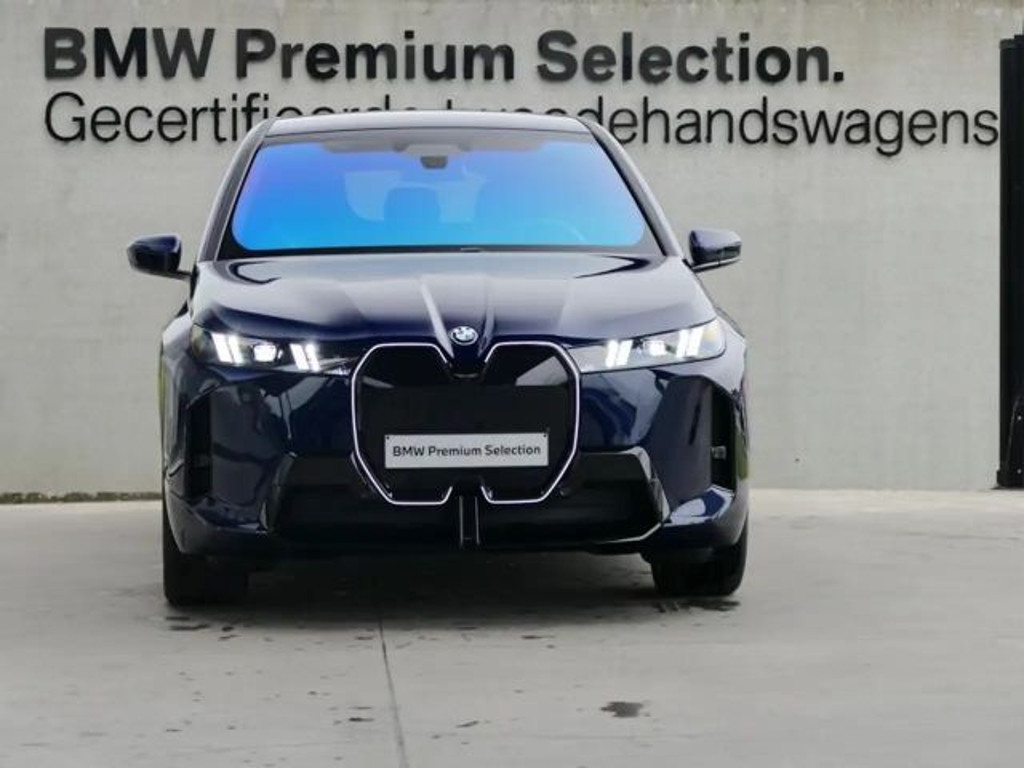 BMW iX