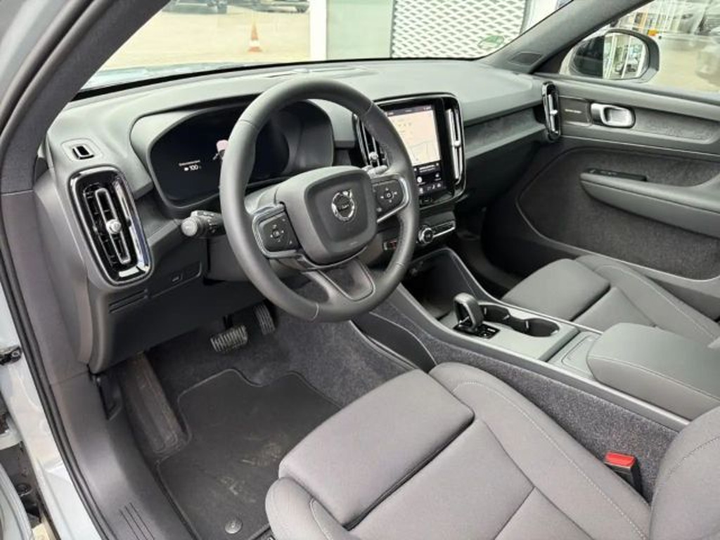 Volvo EX40
