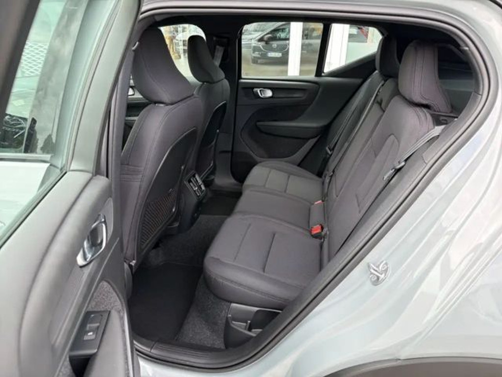 Volvo EX40