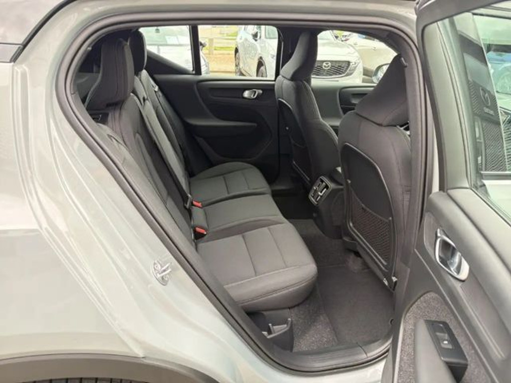 Volvo EX40
