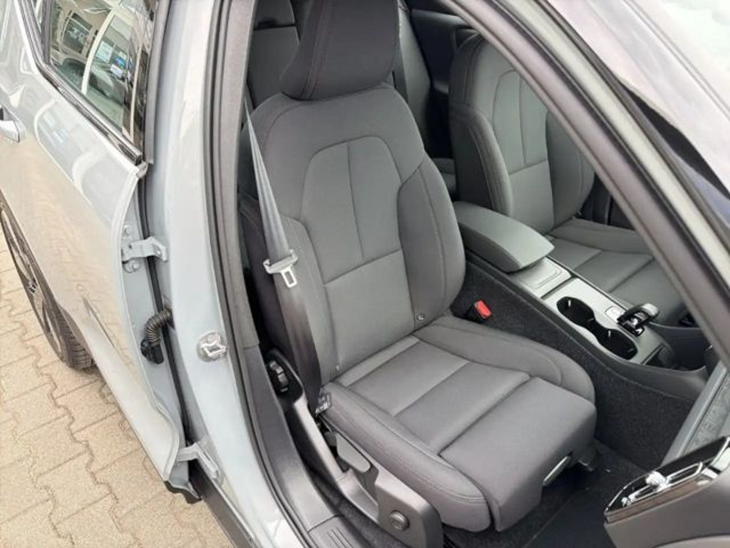 Volvo EX40