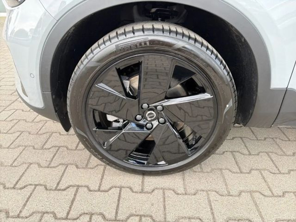 Volvo EX40