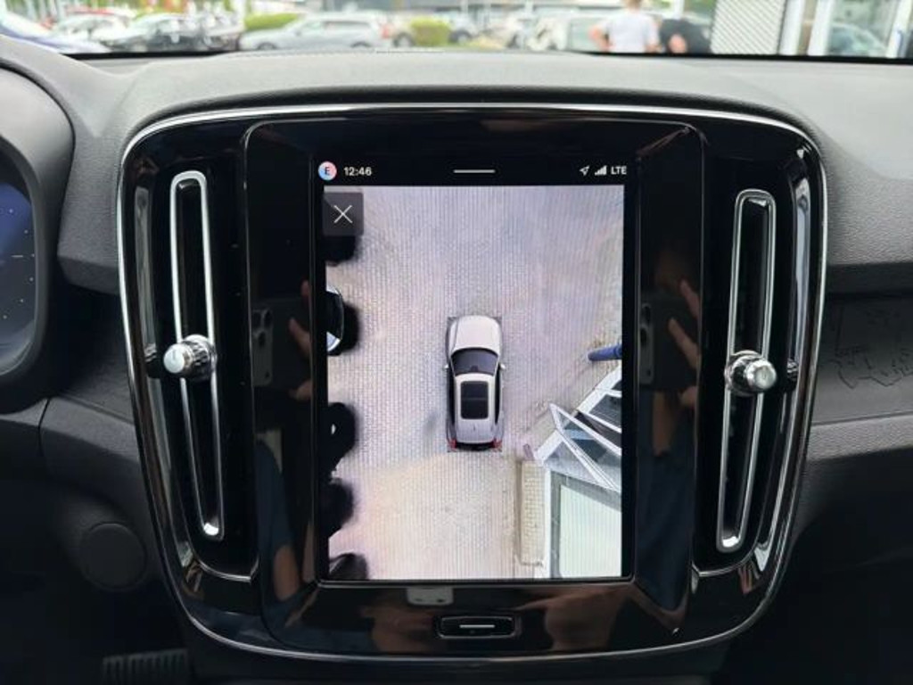 Volvo EX40