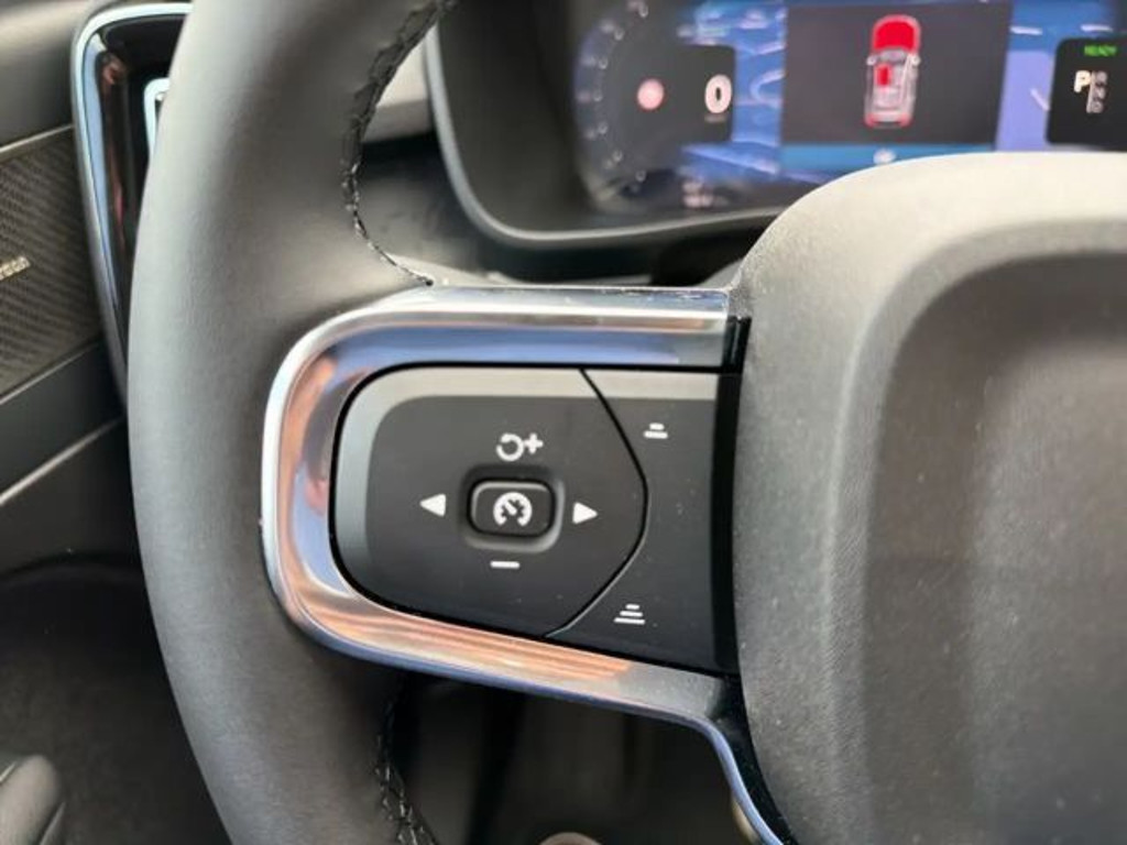 Volvo EX40