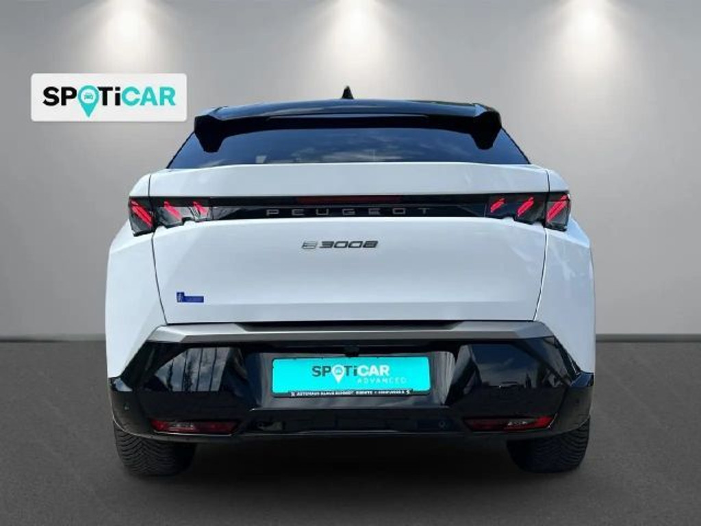 Peugeot E-3008
