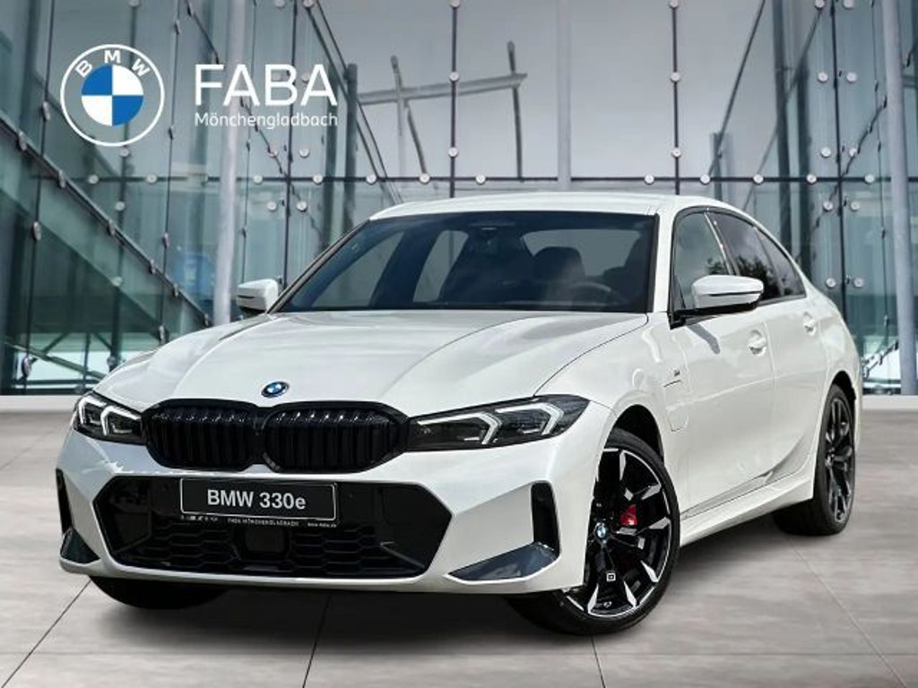 BMW 3 Serie 330 M-Sport xDrive Sedan 330e