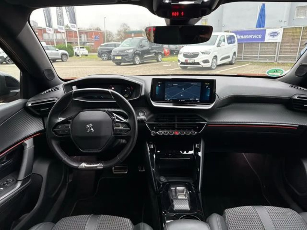 Peugeot e-2008