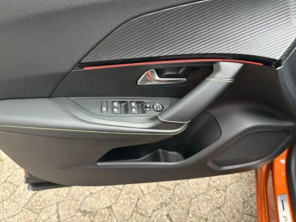Peugeot e-2008