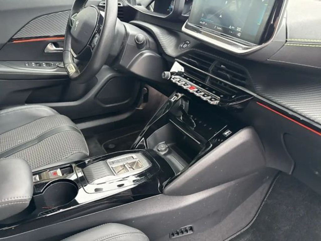 Peugeot e-2008