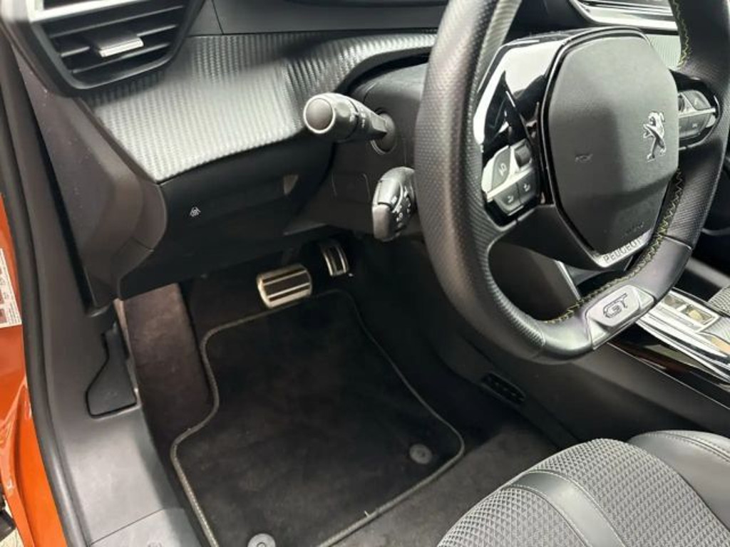 Peugeot e-2008