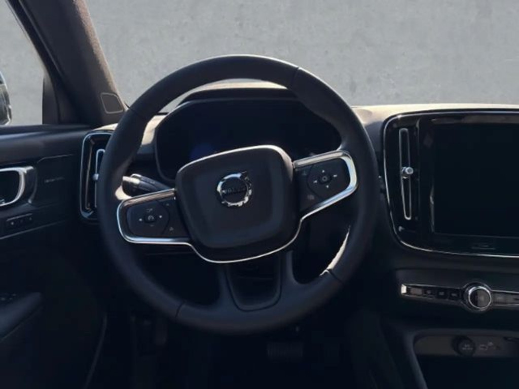 Volvo EX40