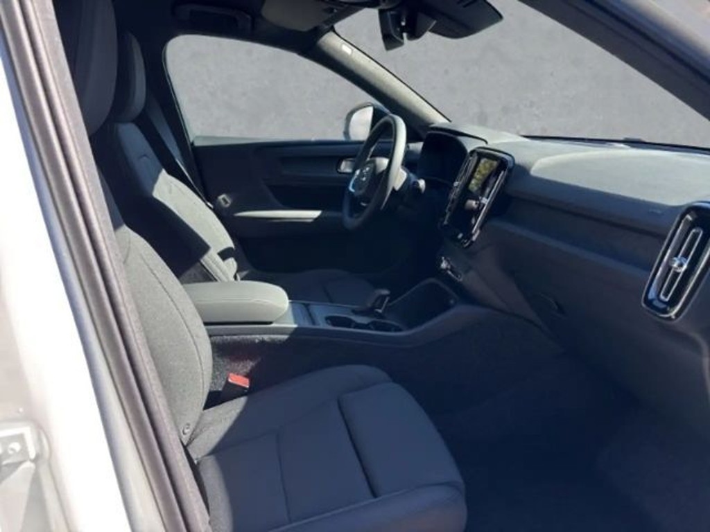 Volvo EX40