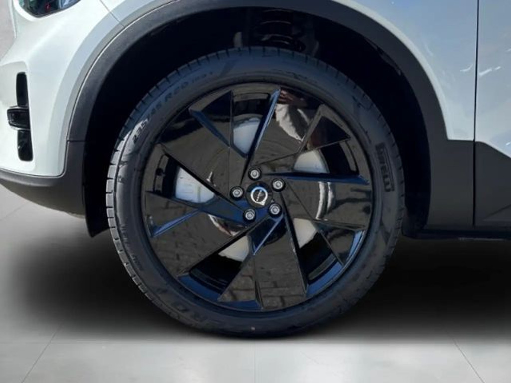 Volvo EX40