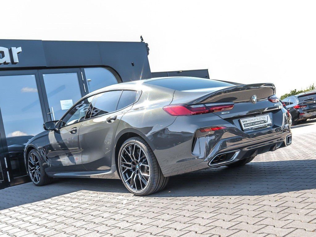BMW M850
