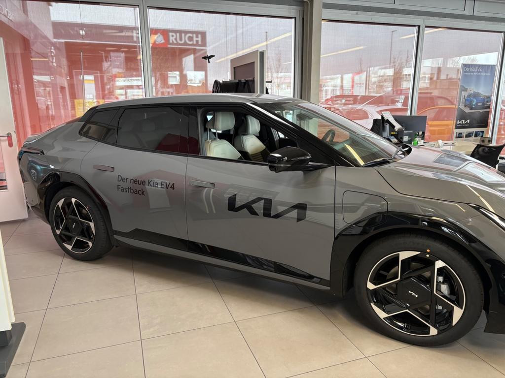 Kia EV4