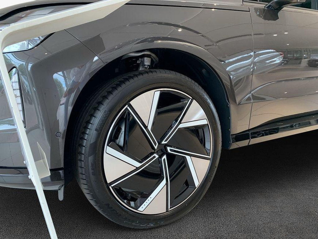 Volvo EX90