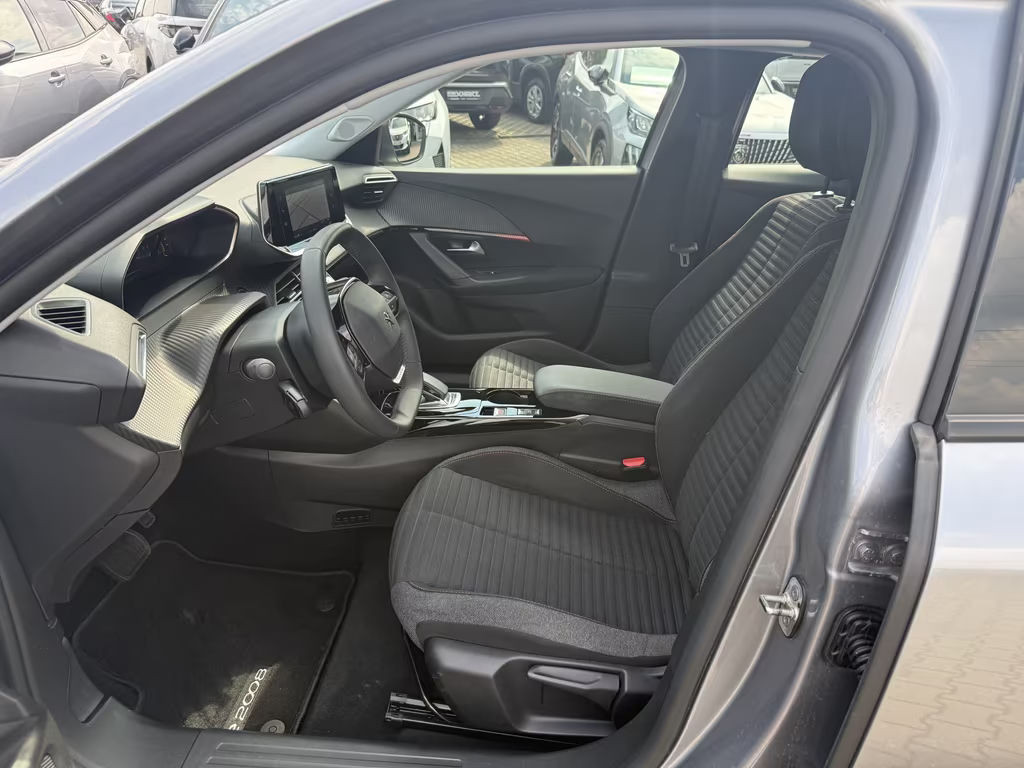 Peugeot e-2008