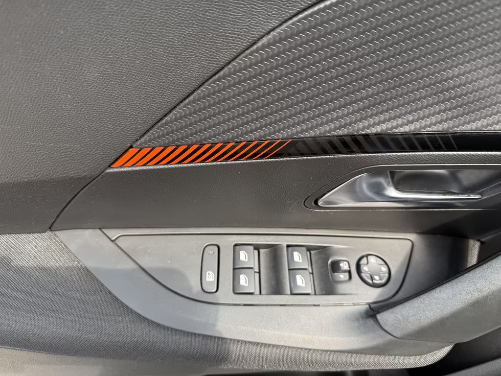 Peugeot e-2008