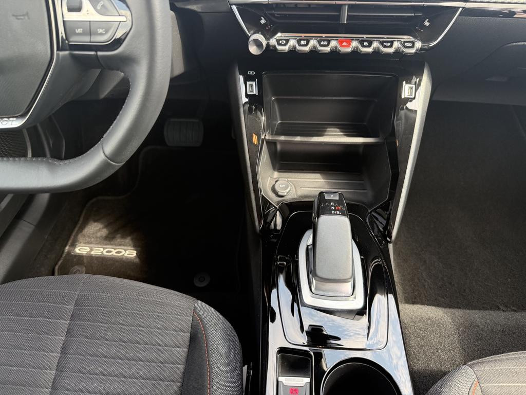 Peugeot e-2008