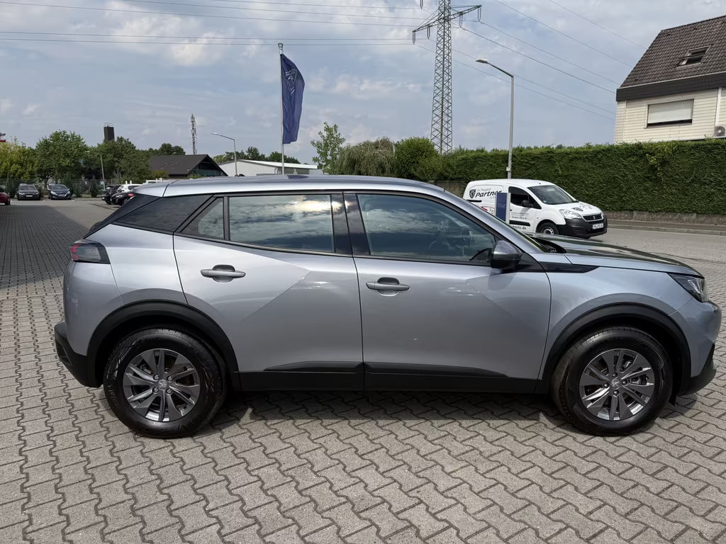 Peugeot e-2008