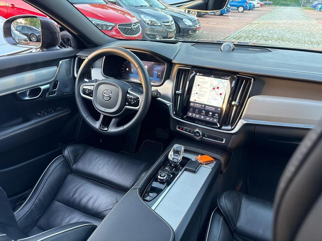 Volvo V90 Cross Country