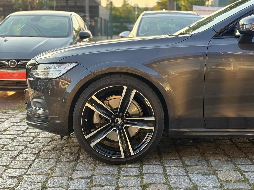 Volvo V90 Cross Country