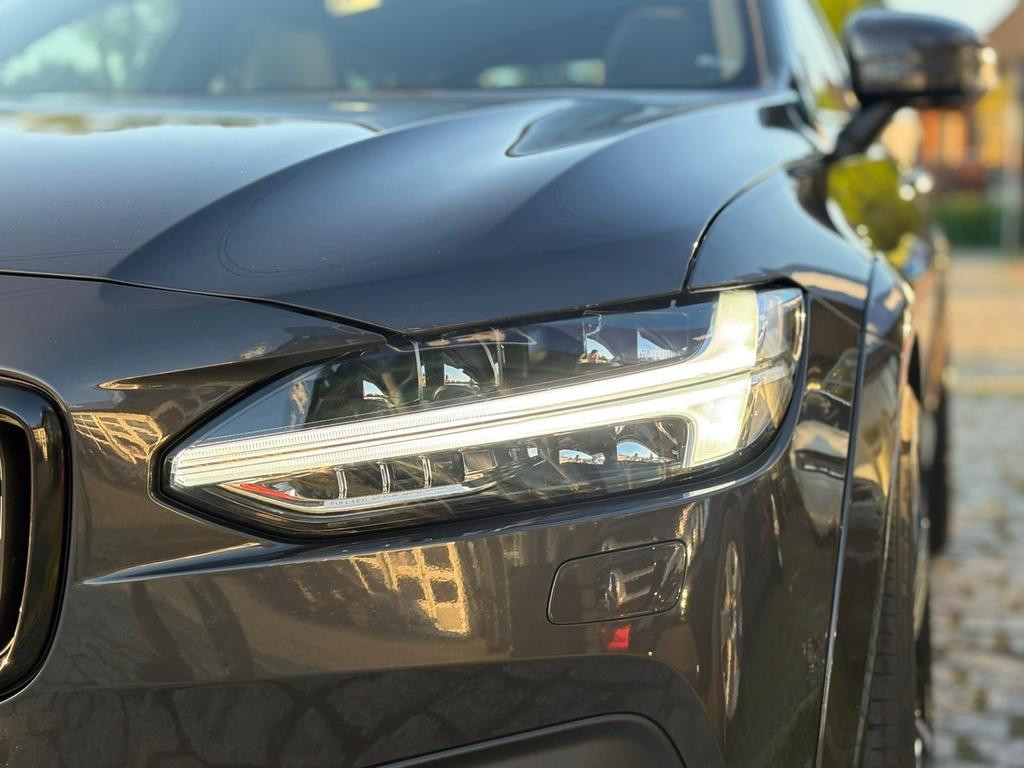 Volvo V90 Cross Country