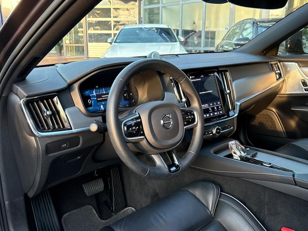 Volvo V90 Cross Country