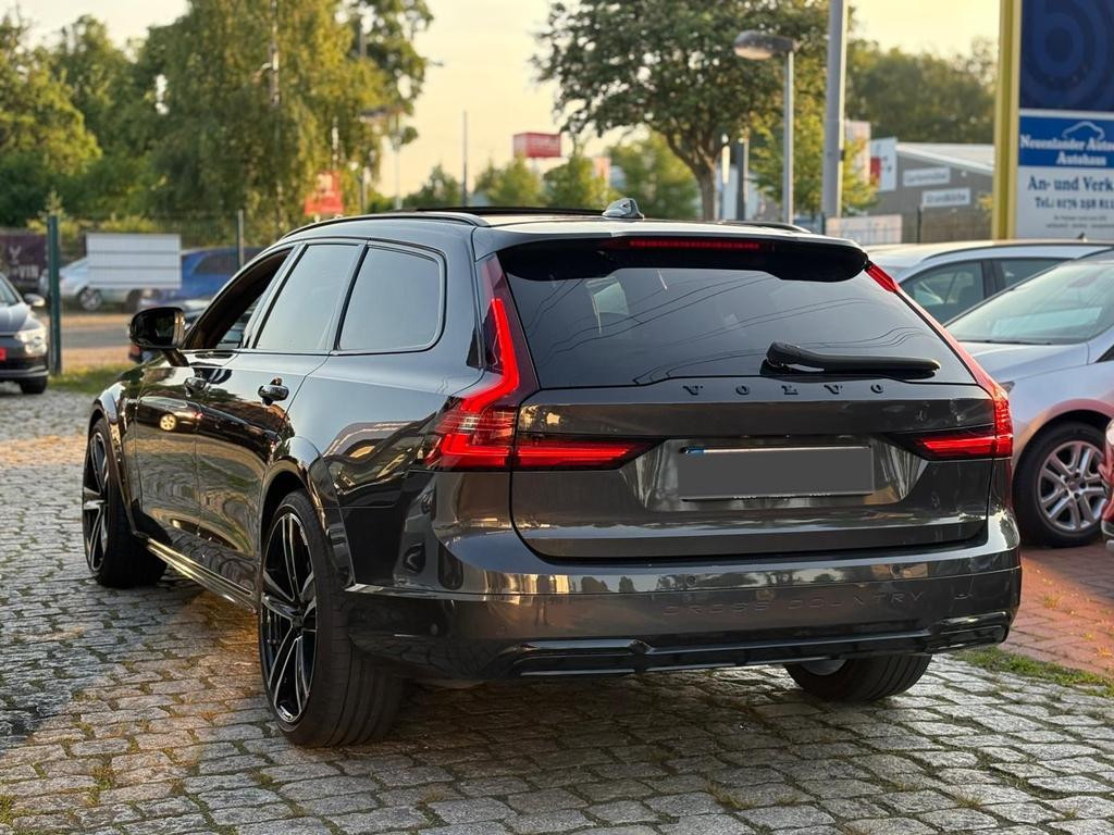 Volvo V90 Cross Country