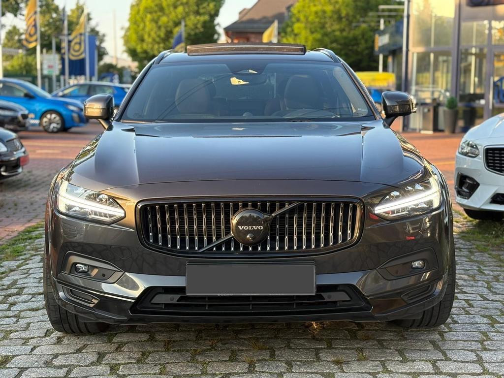 Volvo V90 Cross Country