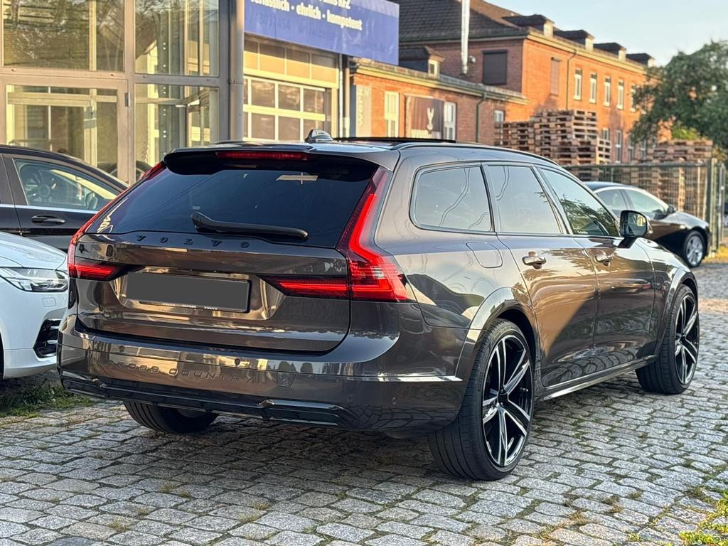 Volvo V90 Cross Country