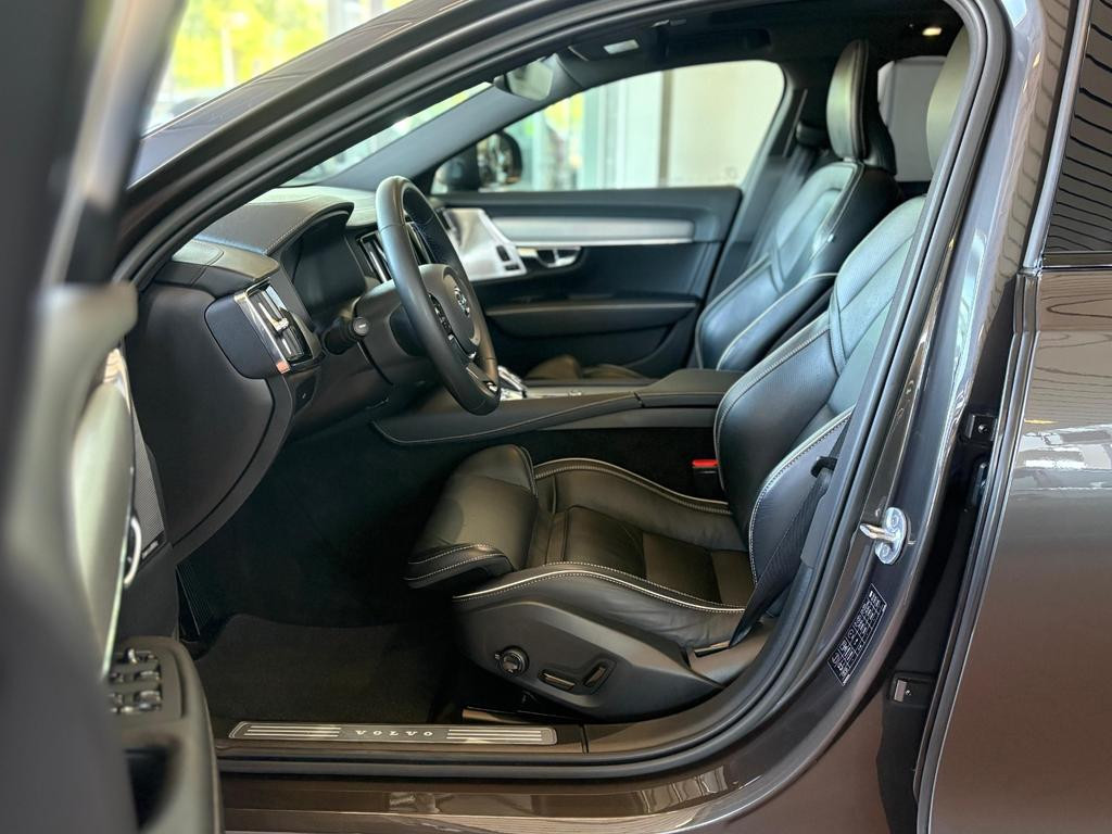 Volvo V90 Cross Country