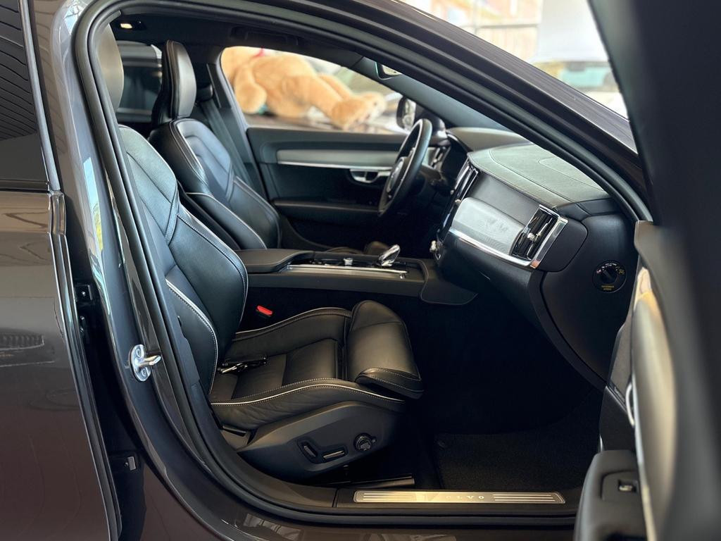 Volvo V90 Cross Country