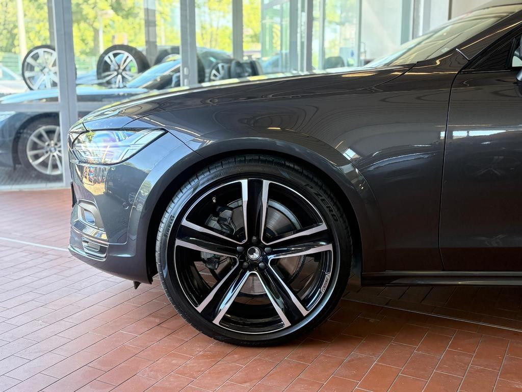 Volvo V90 Cross Country