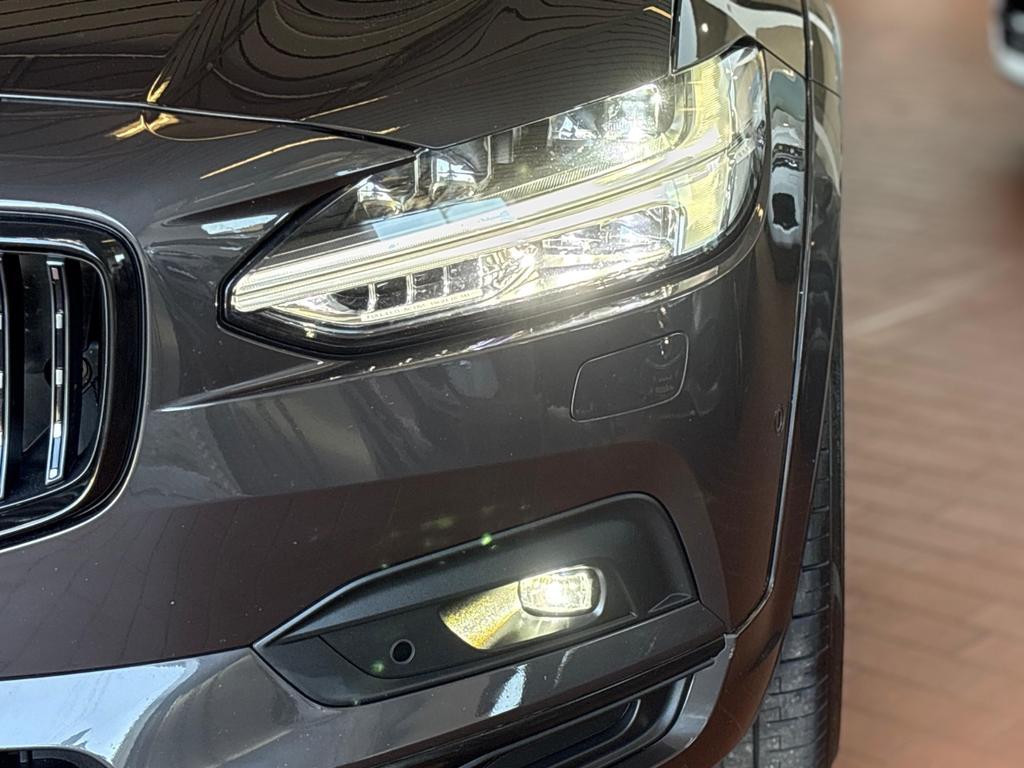 Volvo V90 Cross Country