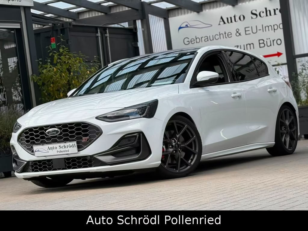 Ford Focus EcoBoost Limited ST Line