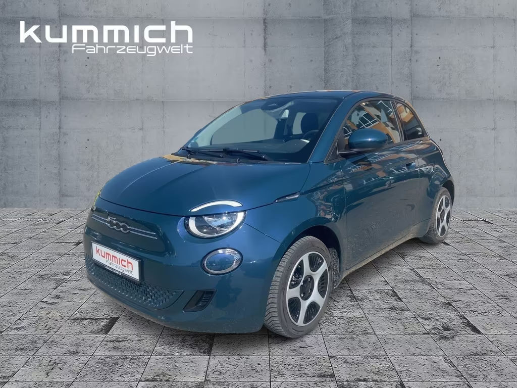 Fiat 500e Action