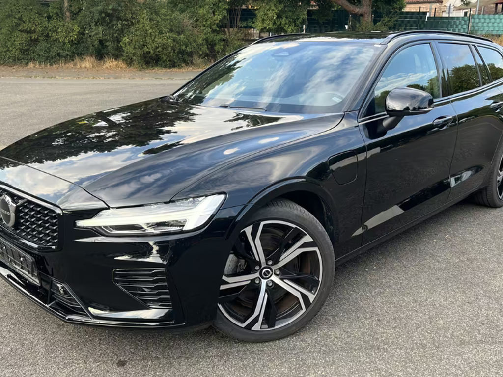 Volvo V60 AWD T6 Hybrid Recharge Plus Dark