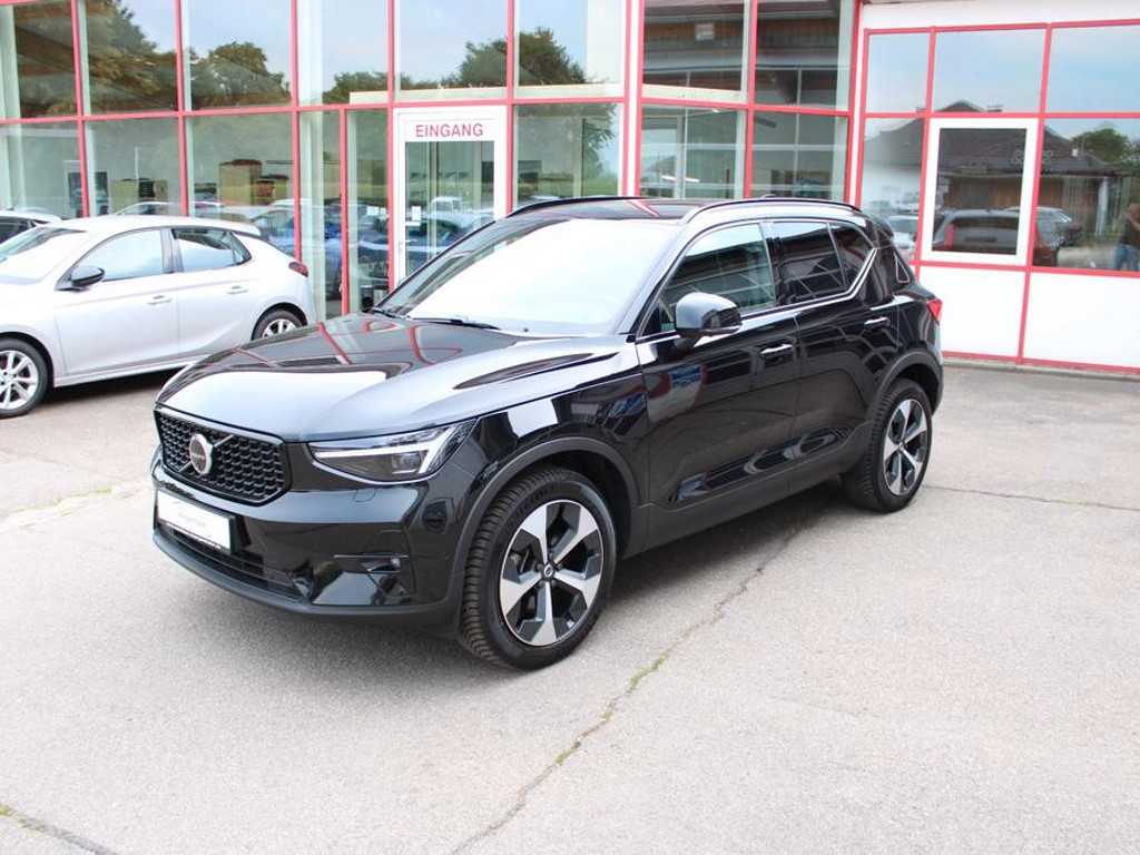 Volvo XC40 Plus Dark